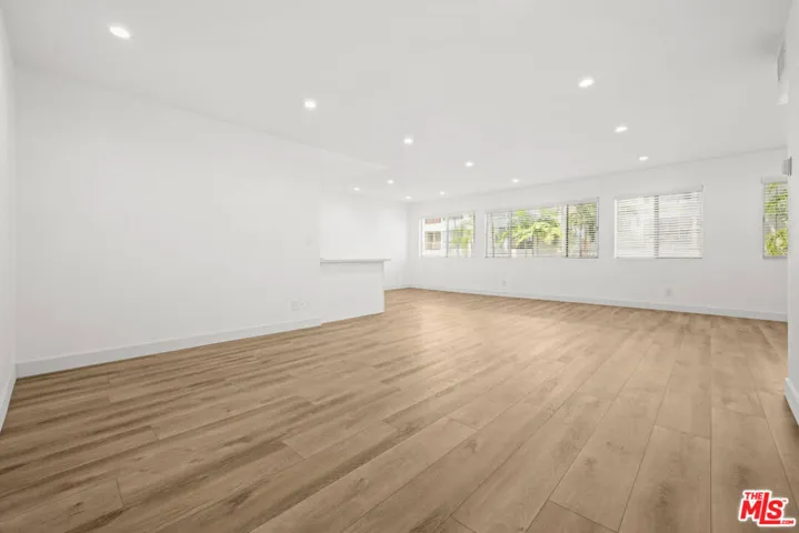 136 S Palm Drive 201, Beverly Hills, California 90212