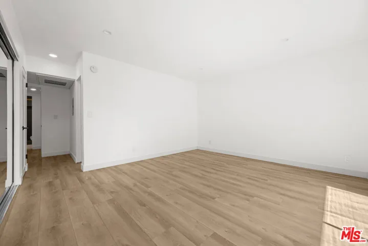 136 S Palm Drive 201, Beverly Hills, California 90212