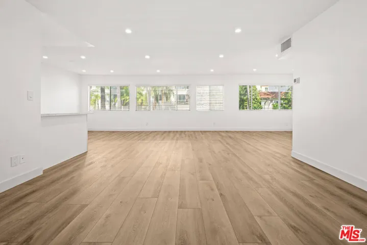136 S Palm Drive 201, Beverly Hills, California 90212