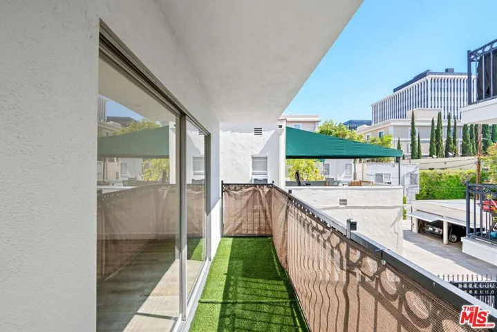 136 S Palm Drive 201, Beverly Hills, California 90212