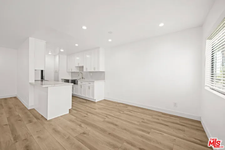 136 S Palm Drive 201, Beverly Hills, California 90212
