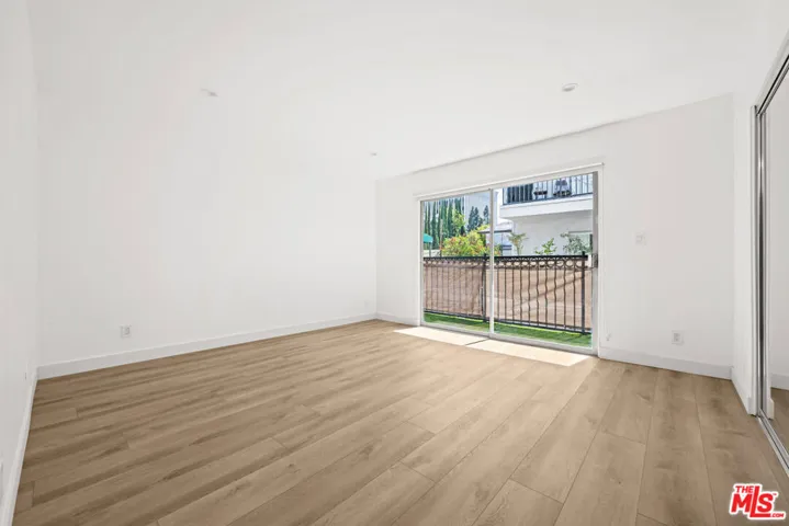 136 S Palm Drive 201, Beverly Hills, California 90212