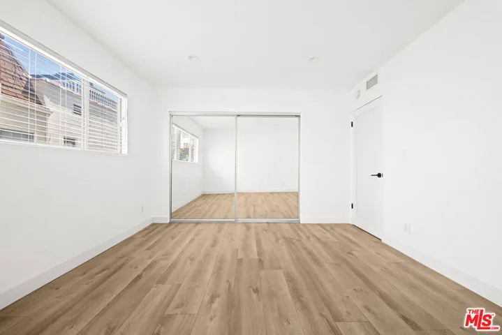 136 S Palm Drive 201, Beverly Hills, California 90212