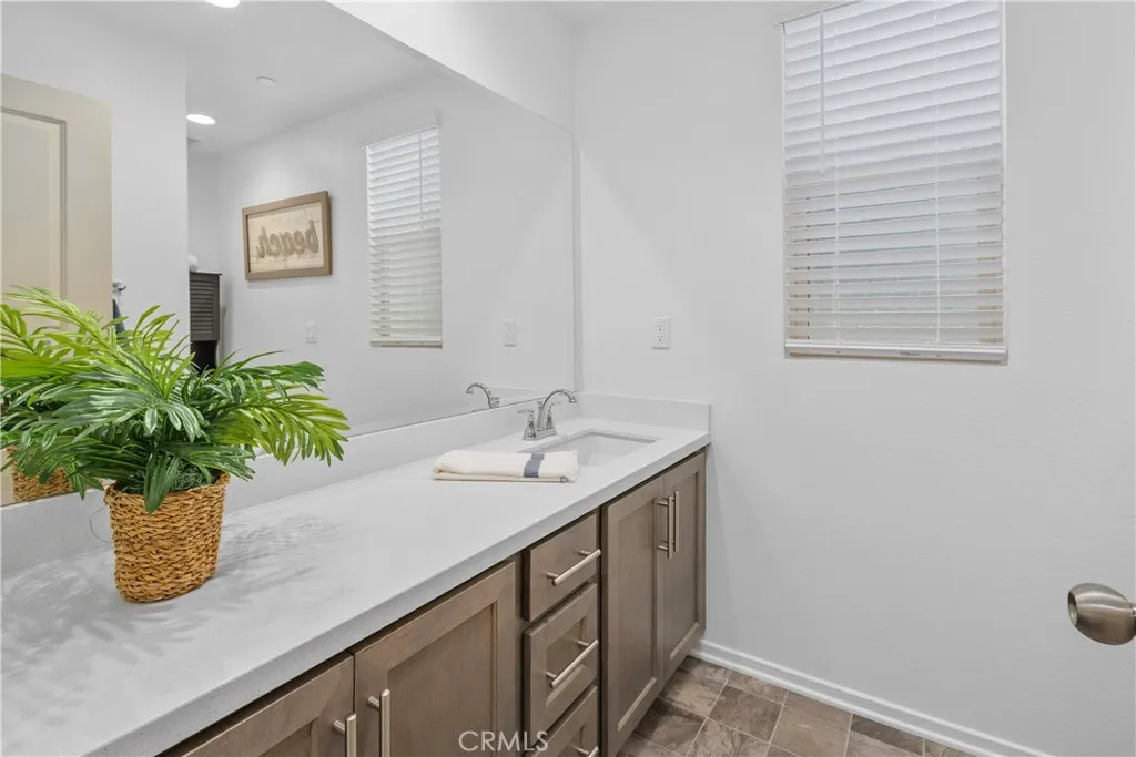 Upstairs hall bath