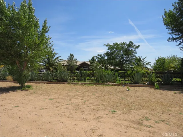 10247 Kiowa, Apple Valley, California 92308