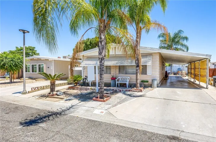 471 Santa Clara, Hemet, California 92543