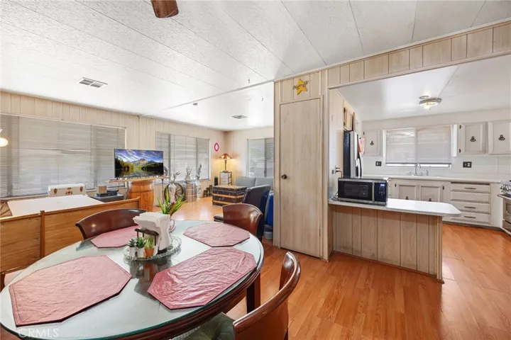 471 Santa Clara, Hemet, California 92543