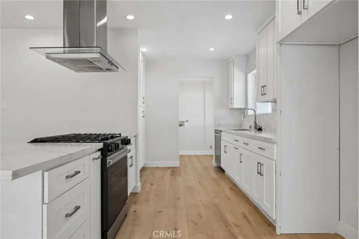 15952 Simonds Street, Granada Hills, California 91344