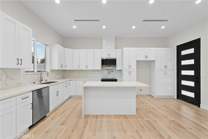 15952 Simonds Street, Granada Hills, California 91344
