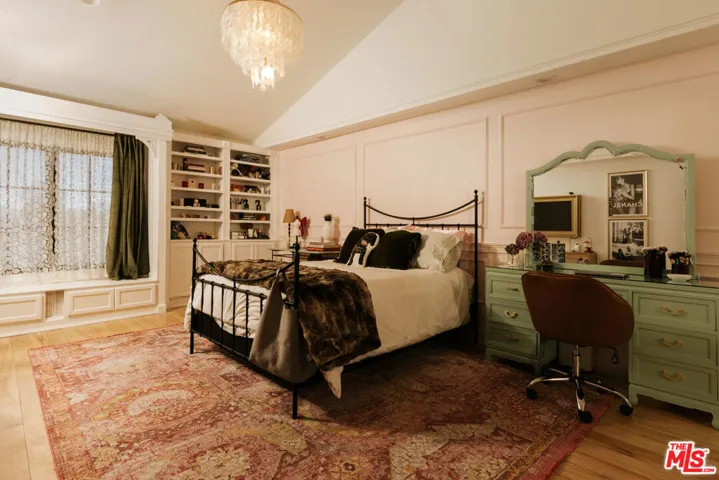 1285 Falling Star Avenue, Westlake Village, California 91362