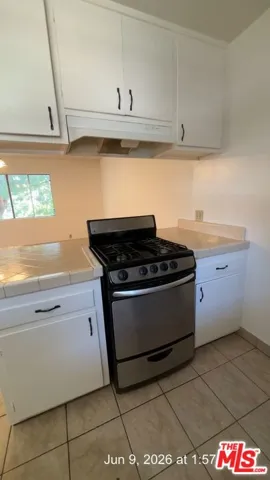1131 Elm Avenue G, Glendale, California 91201