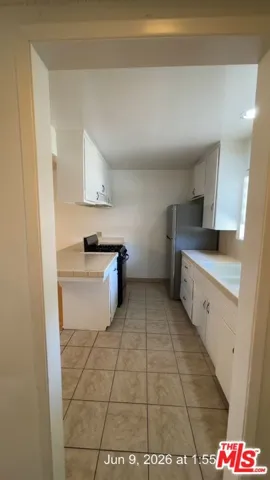 1131 Elm Avenue G, Glendale, California 91201