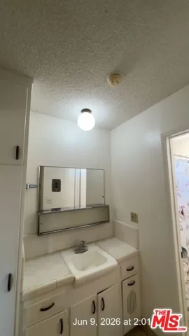 1131 Elm Avenue G, Glendale, California 91201