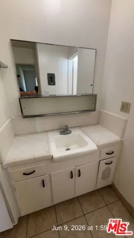 1131 Elm Avenue G, Glendale, California 91201