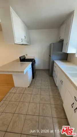 1131 Elm Avenue G, Glendale, California 91201