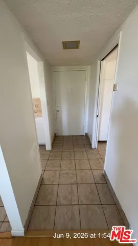 1131 Elm Avenue G, Glendale, California 91201