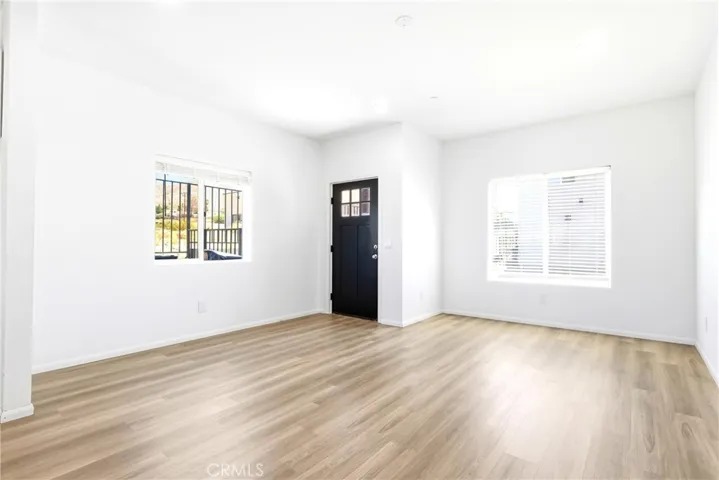 Living room & Dining room