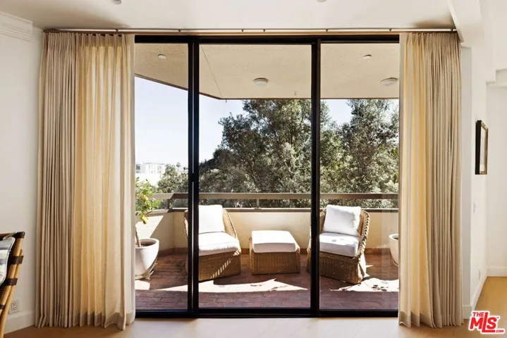 300 N Swall Drive 354, Beverly Hills, California 90211