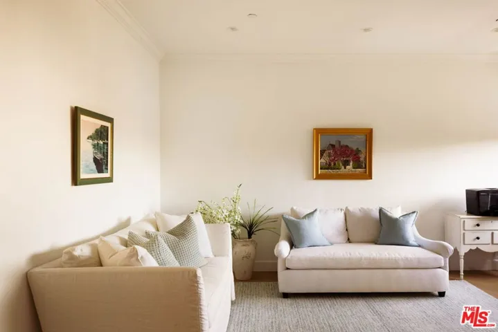 300 N Swall Drive 354, Beverly Hills, California 90211