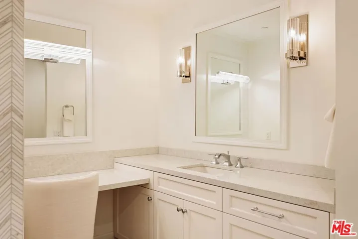 300 N Swall Drive 354, Beverly Hills, California 90211