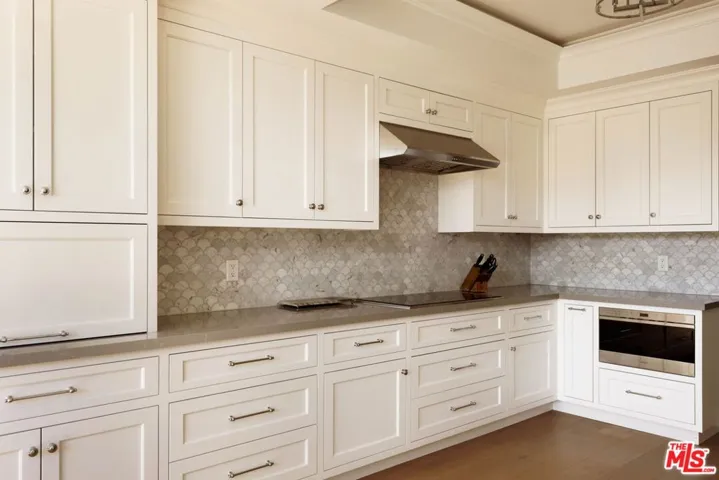 300 N Swall Drive 354, Beverly Hills, California 90211