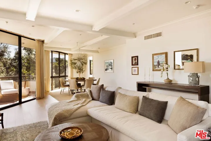300 N Swall Drive 354, Beverly Hills, California 90211