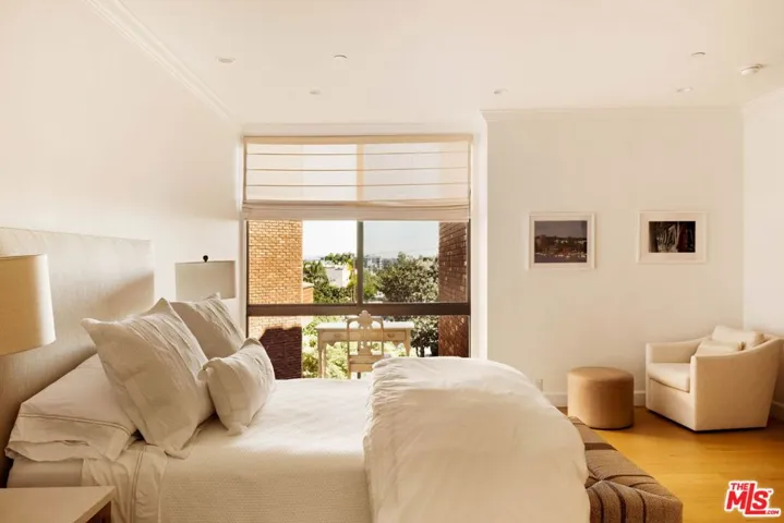 300 N Swall Drive 354, Beverly Hills, California 90211