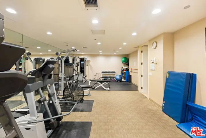 300 N Swall Drive 354, Beverly Hills, California 90211