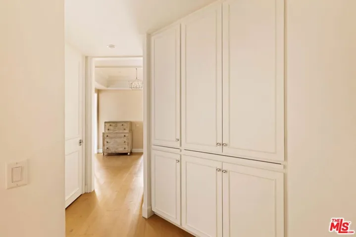 300 N Swall Drive 354, Beverly Hills, California 90211