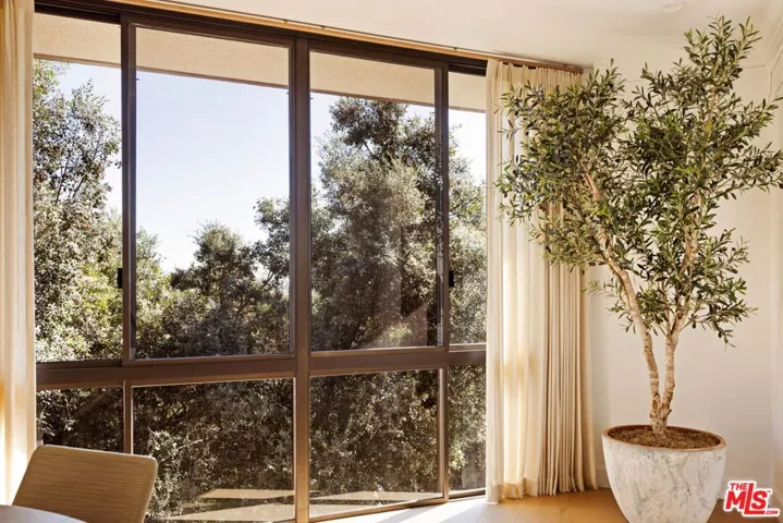 300 N Swall Drive 354, Beverly Hills, California 90211
