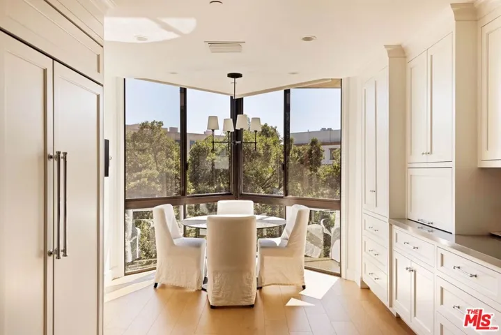 300 N Swall Drive 354, Beverly Hills, California 90211