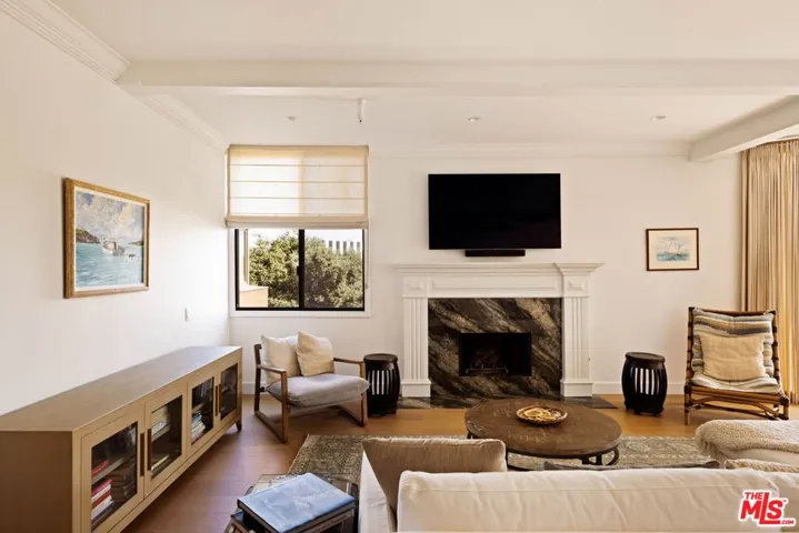 300 N Swall Drive 354, Beverly Hills, California 90211