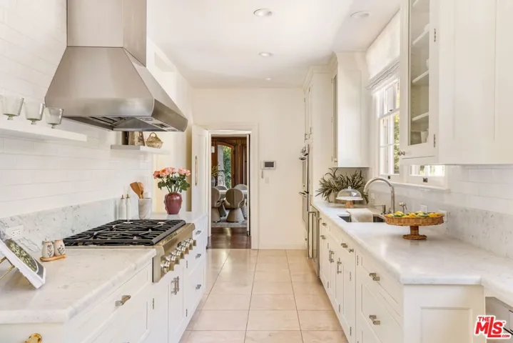 612 Lorraine Boulevard, Los Angeles, California 90005