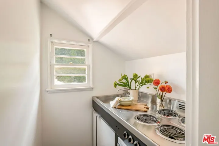 612 Lorraine Boulevard, Los Angeles, California 90005