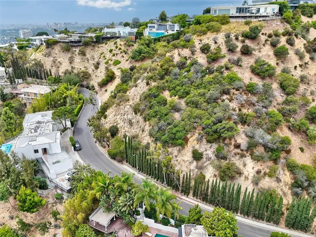 8875 Thrasher Avenue, West Hollywood, California 90069