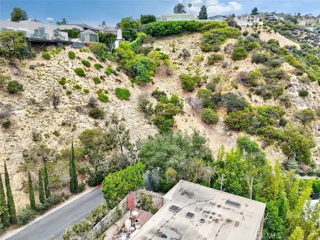 8875 Thrasher Avenue, West Hollywood, California 90069