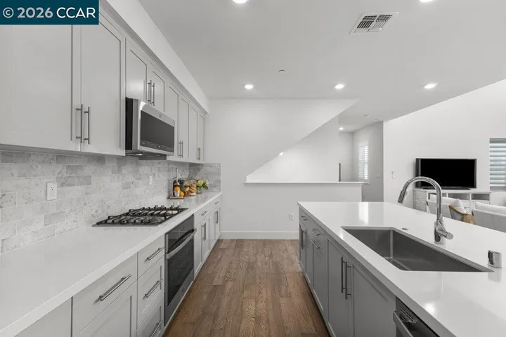 75208 Via Vicenza, San Ramon, California 94583