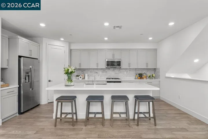 75208 Via Vicenza, San Ramon, California 94583