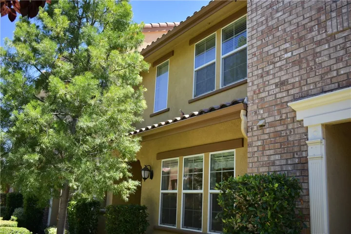 28492 Herrera Street, Valencia, California 91354