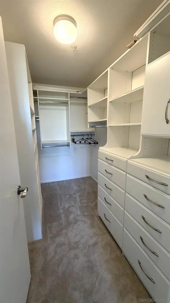 Walk-in Closet