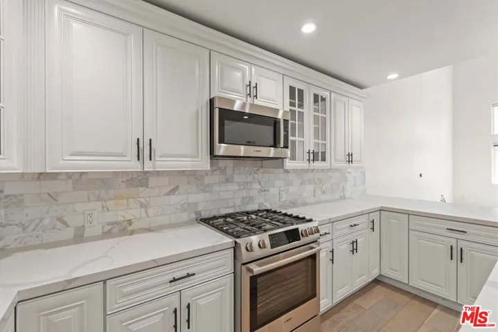 5019 Maplewood Avenue 101, Los Angeles, California 90004