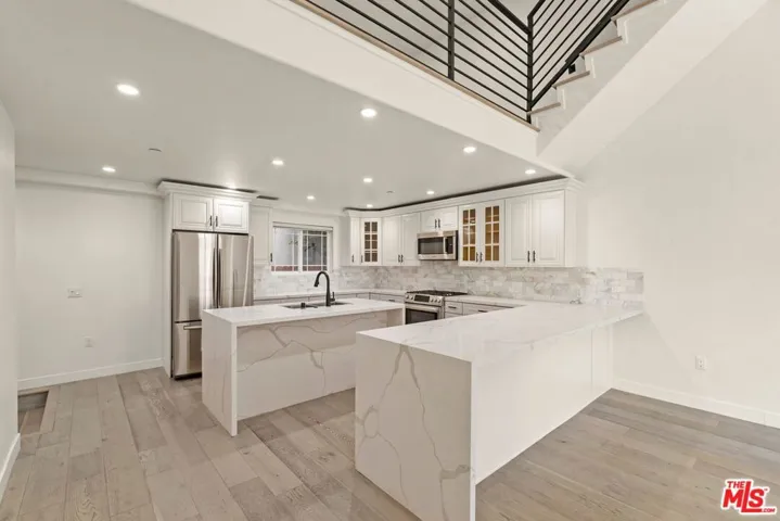5019 Maplewood Avenue 101, Los Angeles, California 90004