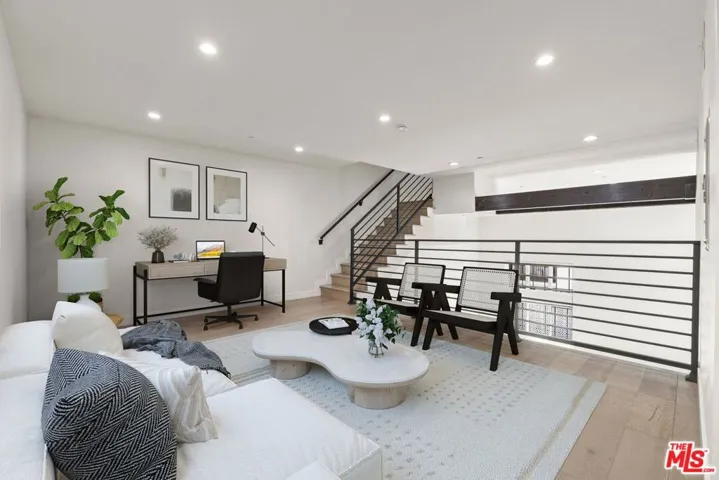 5019 Maplewood Avenue 101, Los Angeles, California 90004