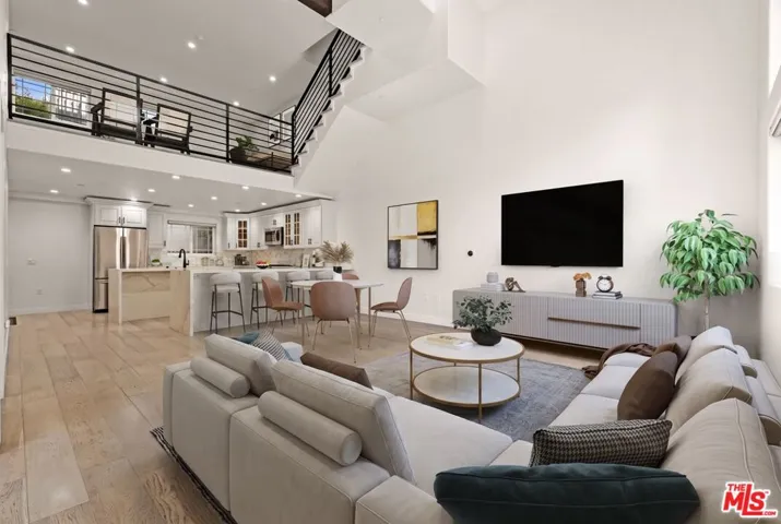 5019 Maplewood Avenue 101, Los Angeles, California 90004