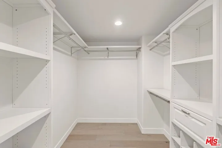 5019 Maplewood Avenue 101, Los Angeles, California 90004