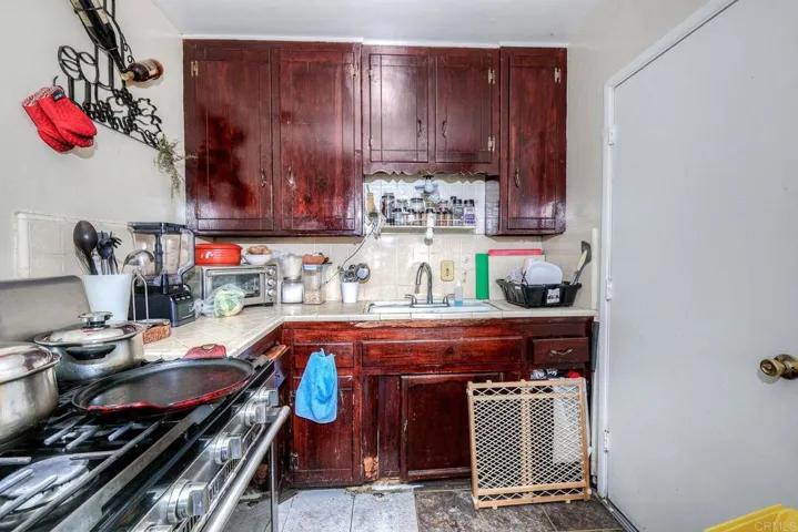 2774 Vista Vista Way, National City, California 91950