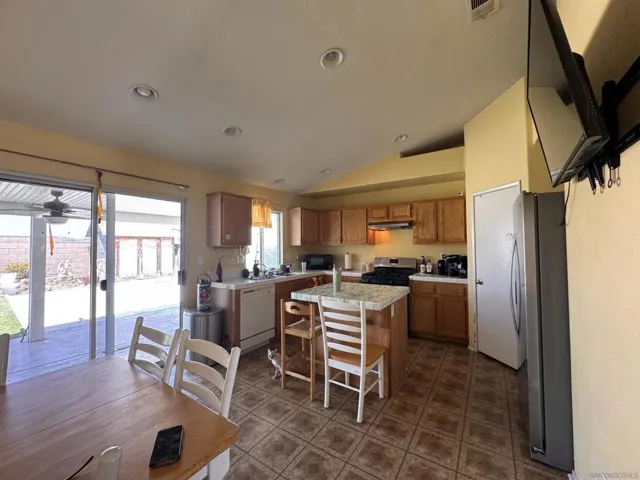 36877 Blanc, Winchester, California 92596 — photo 4