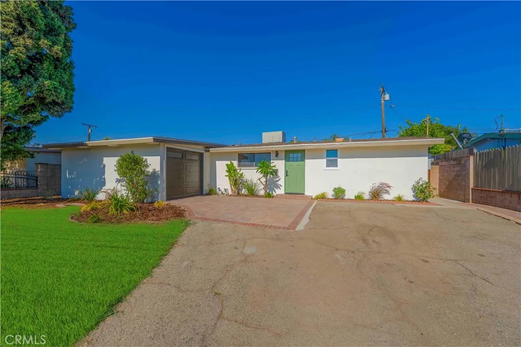 5248 N Enid