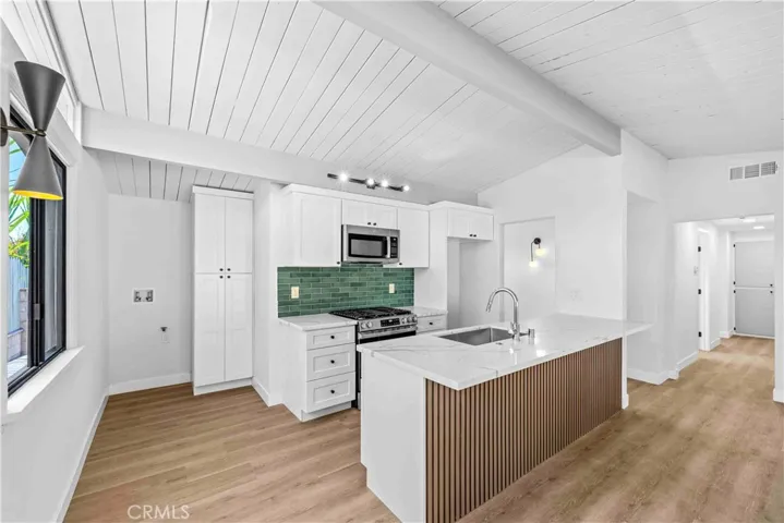 Kitchen - living area open concept
