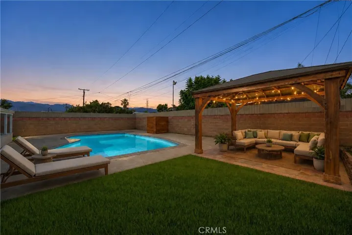 Bach yard pool virtually staged